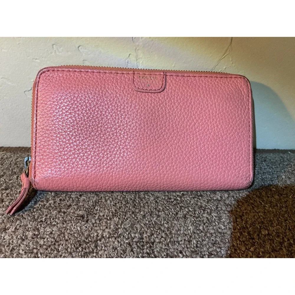 Fossil Pebbled Leather Wallet Coral NEW WITH TAHS Full Brass Zip Closure